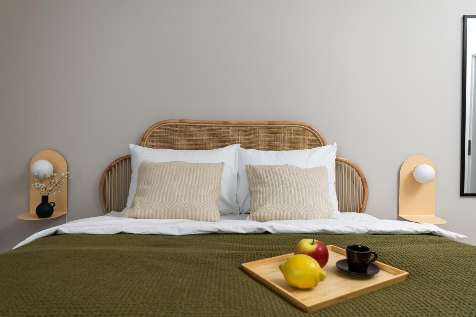 Oliver Boutique Studio - Brand New, Central, Quiet Apartment *